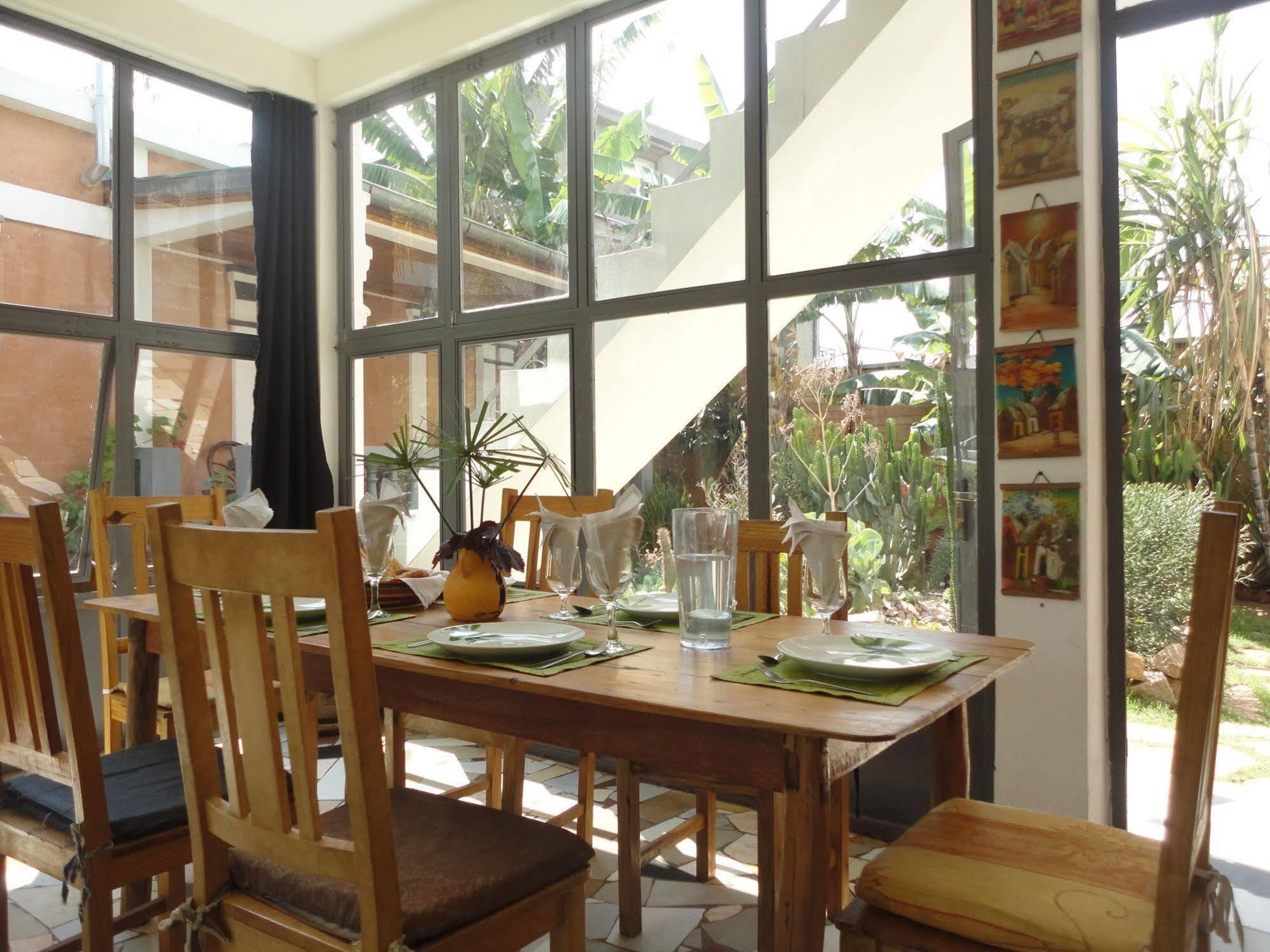 Meva Guesthouse Antananarivo Luaran gambar