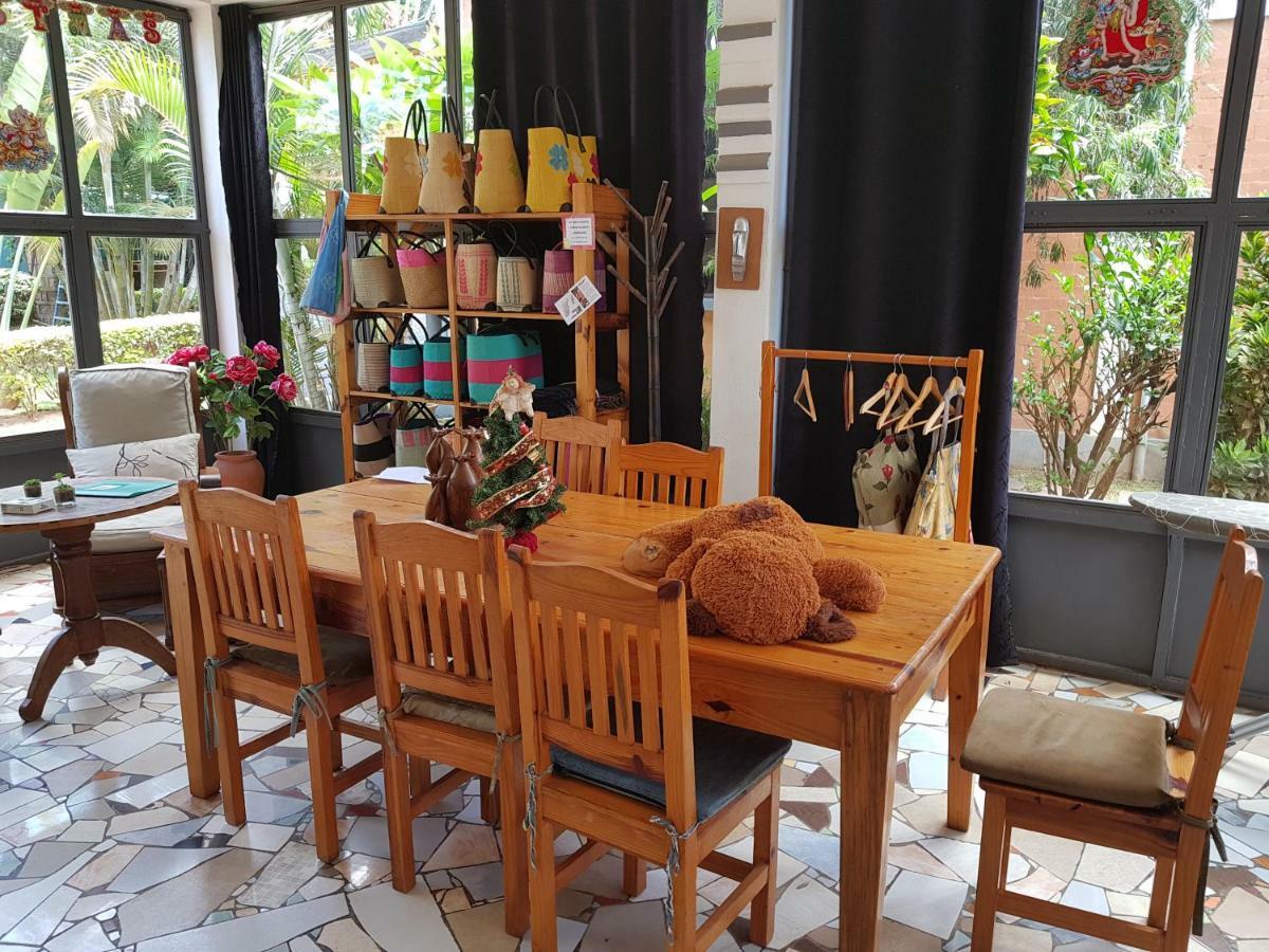 Meva Guesthouse Antananarivo Luaran gambar